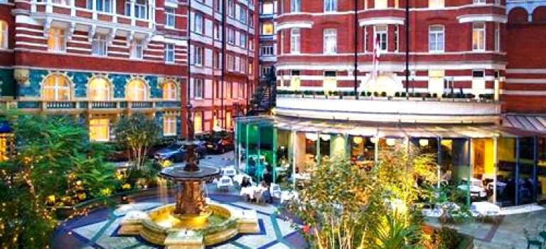 London_Crowne_Plaza_St_James